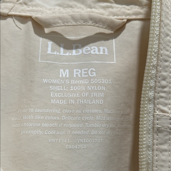L.L. Bean Multicolor Hooded Jacket - Picture 2 of 4